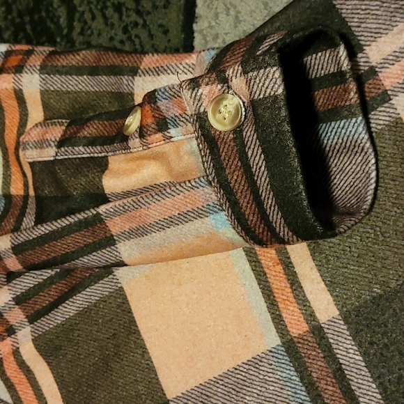 HAWALILI plaid Button-down Long-sleeve Shirt - Picture 5 of 9